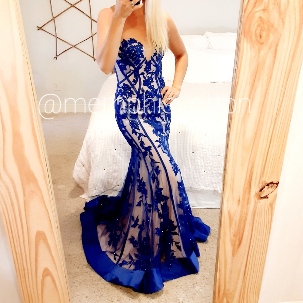 Structured Lingerie Deep Sweetheart Gown
